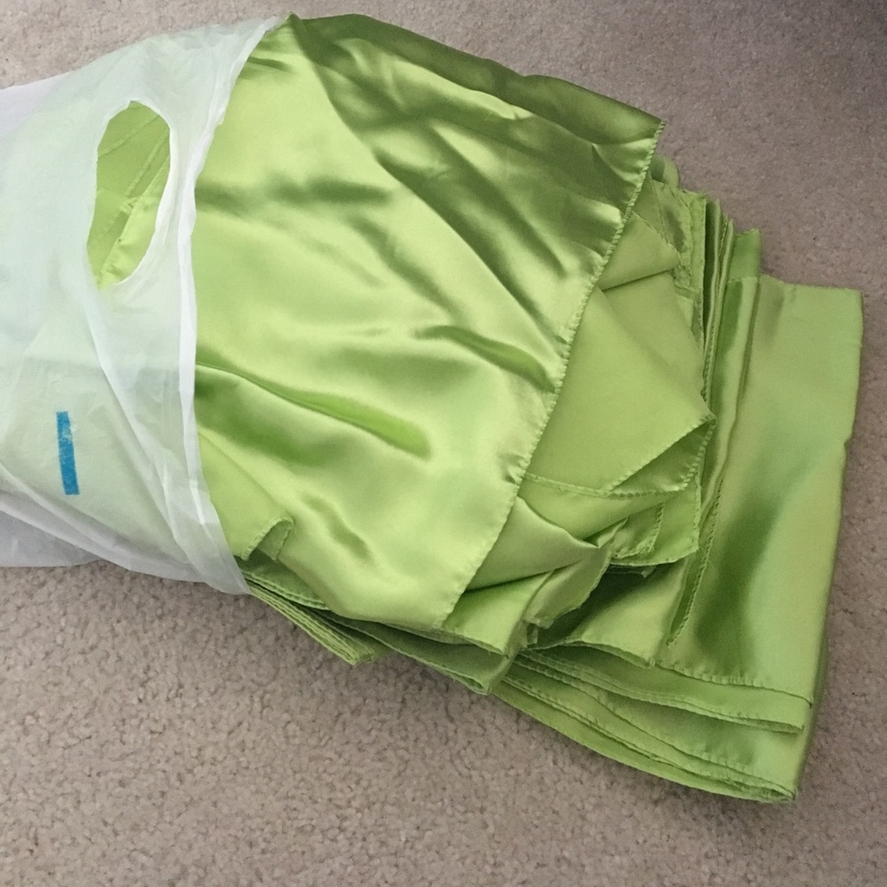 Apple green table runners